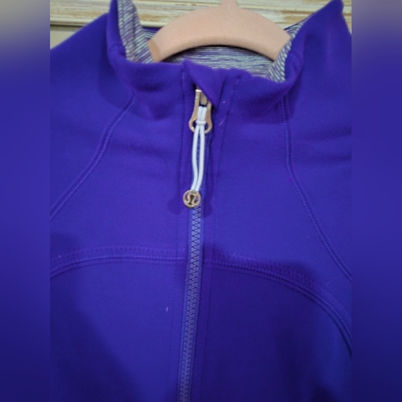 Lululemon Define Forme Jacket Bruised Berry - Picture 4 of 5